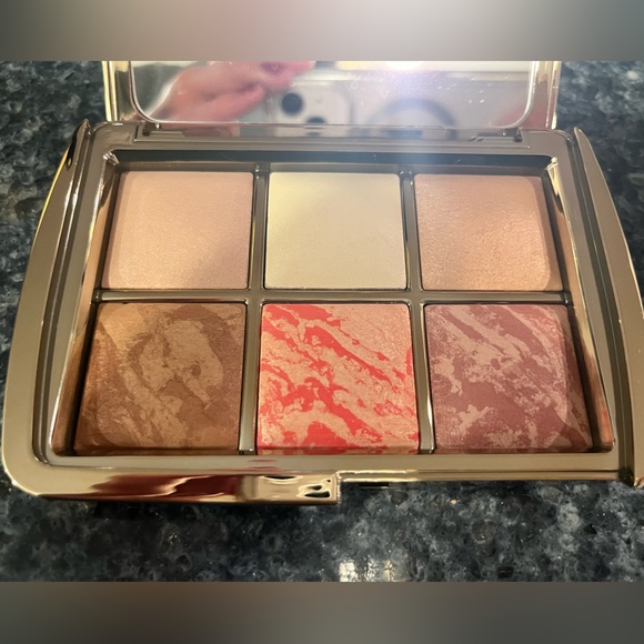 Hourglass Makeup Hourglass Ambient Lighting Edit Sculpture Poshmark